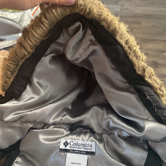 Size 4/5 Columbia black vest - Picture 6 of 7